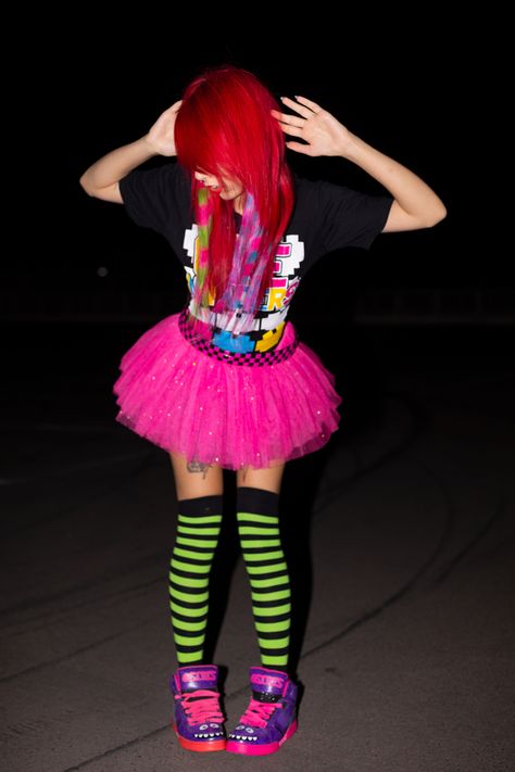 How To Style A Tutu Skirt Outfit, Scene Girl Outfits 2000s, Scene Aesthetic 2000s, Winter Scene Outfits, Scene Rave Outfits, Scene Tutu, Scenecore Girl, Scene Fashion 2000s, 2000s Scene Fashion