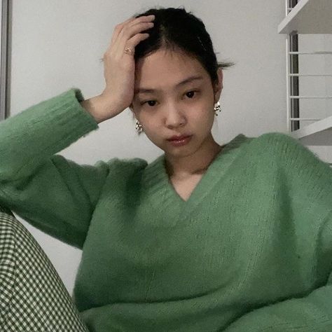 Blackpink Lockscreen, Rosé Blackpink Icons, Green Theme, Instagram Feed Ideas, Anime Meme, Green Outfit, Jennie Lisa, Girls Dp, Blackpink Fashion