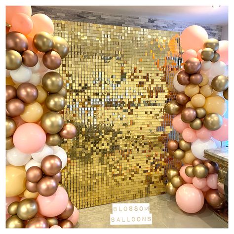 Sequin Wedding Decor, Gold Shimmer Wall, Shimmer Backdrop, Event Backdrops, Glitter Curtains, Shimmer Wall Backdrop, Birthday 21, Sequin Wall, Ideas Cumpleaños