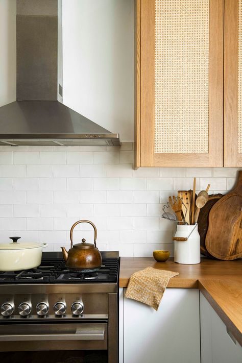 An earthy and eclectic cottage on Sydney's North Shore | Home Beautiful Wooden Benchtop, Wooden Kitchen Decor, Timber Benchtop, Brick Look Tile, Organize Kitchen, Timber Kitchen, Kitchen Benchtops, Kitchens Ideas, Eclectic Cottage