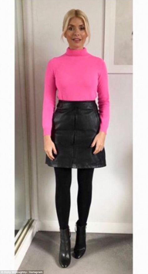 Fashion hit! Holly Willoughby, 36, found herself inundated with compliments from fans on Tuesday, as she shared her latest filming look for This Morning to Instagram Leather Skirt Outfit Winter Casual, Casual Leather Skirt Outfit, Leather Skirt Outfit Fall, Skirt Outfits For Winter, Leather Skirt Outfit Winter, Skirt Outfit Winter, Holly Willoughby Style, Holly Willoughby Outfits, Outfits For Winter