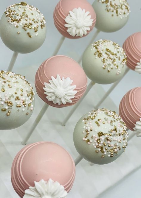 Boho Birthday Treats, Dusty Pink Cake Pops, Cake Pops Baby Shower Neutral, Boho Cake Pops Ideas, Pink Cake Pops Ideas, Pink Cake Pops Birthday, Cakepop Design Ideas, Pretty Cake Pops, Baby Shower Cake Pops Girl