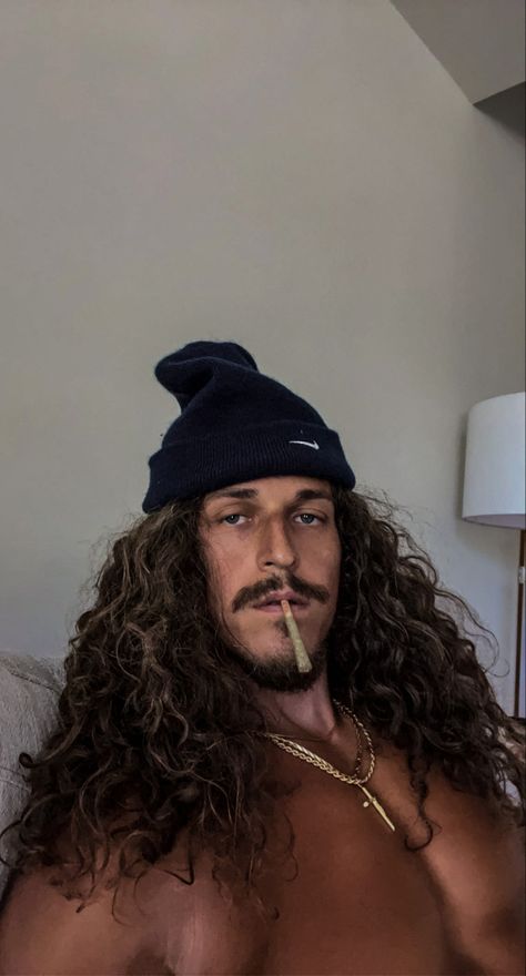 Curly Hair Beanie, Curly Hair Style, Beanie Men, Style Beanie, People Problems, Men's Long Hairstyles, Man Bun, Mens Beanie, Men's Muscle