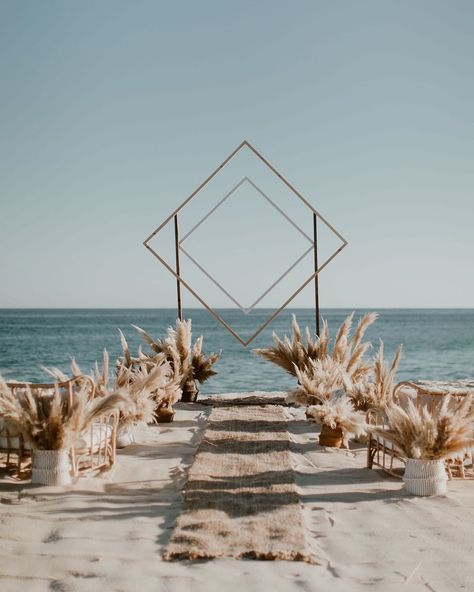 Green Wedding Shoes / Jen on Instagram: “Fancy saying your vows in a serene place like this? We adore how this backdrop highlights the natural beauty of the area while…” Outdoor Beach Wedding, Wedding Aisles, Boho Wedding Backdrop, Outdoor Backdrops, Boho Beach Wedding, Wedding Altars, Cabo Weddings, Garden Wedding Venue, Beach Wedding Inspiration