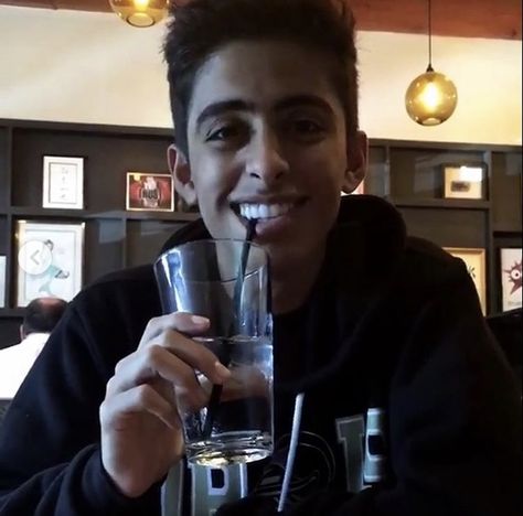 Karan Brar Aesthetic, Jessie Characters, Hey Jessie, Karan Brar, Actor Fashion, Clone High, Diary Of A Wimpy Kid, Family Doctors, Celeb Crushes