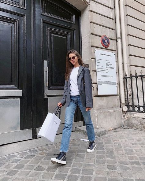 Dior Sneakers Outfit, University Fits, University Style, Dior Sneakers, Ideal Life, Office Outfit, Minimal Chic, Sneakers Outfit, Office Outfits