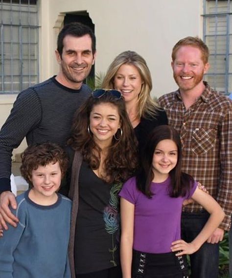 Mitchell Pritchett, Cast Modern Family, Modern Family Cast, Modern Family Funny, Ed O Neill, Peyton Clark, The Modern Family, Modern Talking, Family Brand