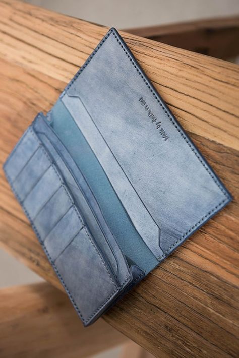 The handmade slim card holder for men & women has a slim and compact design but has plenty of room. It can hold your Credit Cards, ID Card or small change for you. It is well suited for daily use as it is sturdy and light travel. Superior 100% Veg-tanned Cowhide Leather masterfully sewed ensuring long lasting durability. These are perfect gift wallets for men and women. Perfect gifting item to your friends & family for Father’s Day, Valentine’s Day, Christmas, New Year etc Crafts Gift Ideas, Wallet Ideas, Diy Crafts Gift, Light Travel, Wallets For Men, Wallet Gifts, Diy Crafts For Gifts, Sewing Skills, Travel Light