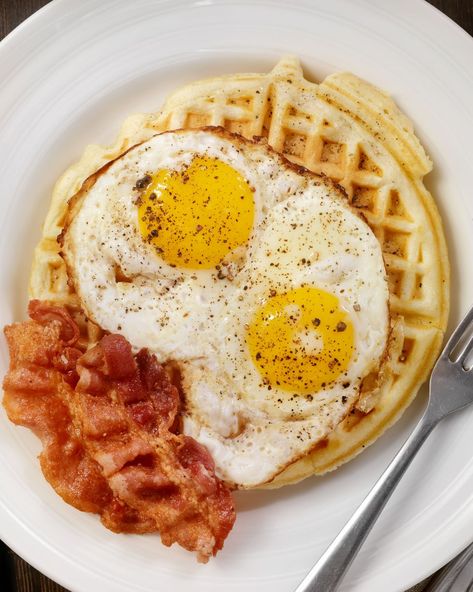 best waffle toppings- Fried Eggs and Bacon Chicken And Eggs, Eggs And Bacon, Savory Waffles, Fluffy Waffles, Gluten Free Waffles, Fruit Sauce, Chocolate Waffles, Caramelized Bananas, Like Chicken