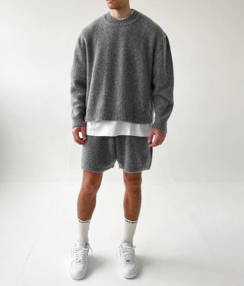 Minimal Style Men, Lounge Wear Men, Evan Mock, Cole Buxton, Men Mode, Oversized Sweater Outfit, Mens Shorts Outfits, Outfits Hombre, Haircut Inspiration