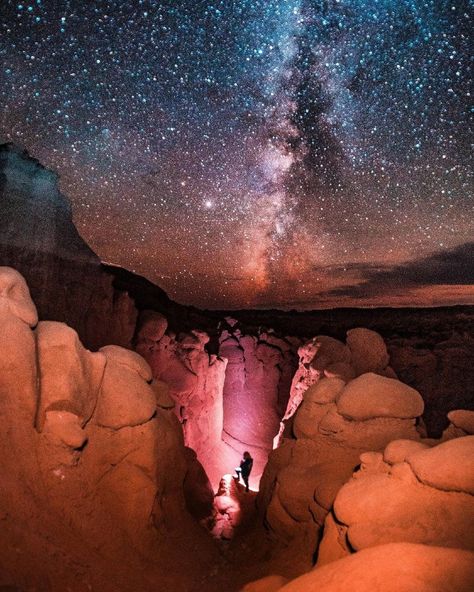 Goblin Valley State Park: A Colorful and Fascinating Valley in Utah Goblin Valley State Park, Goblin Valley, Milky Way Photography, Picture Stand, Star Gazing, Southern Utah, Free Camping, Three Kings, Amazing Sunsets