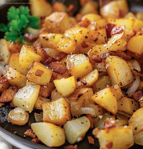 This Southern Fried Potatoes recipe features crispy potatoes cooked in bacon grease, seasoned to perfection with onions and Creole spices. Fried Potatoes And Bacon, Fried Potatoes With Bacon, Southern Fried Potatoes, Fried Potatoes Recipe, Bacon Seasoning, Southern Side Dishes, Shrimp Cakes, Chef Gordon, Chef Gordon Ramsay