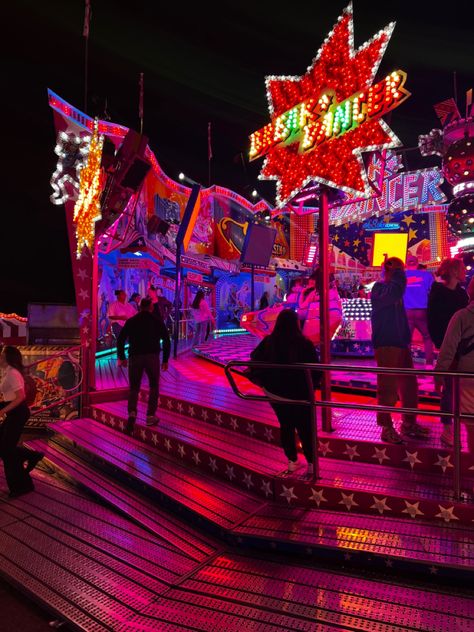 #fairs #aesthetic #dippemess #euphoria #fair #carneval #summer #activities #holiday #vibes #night #nightlife Euphoria Carnival Aesthetic, Euphoria Summer Aesthetic, Night Carnival Aesthetic, Carnival Euphoria, Fair Aesthetic Night, Euphoria Carnival, Fair At Night, Fair Aesthetic, Carnival Date