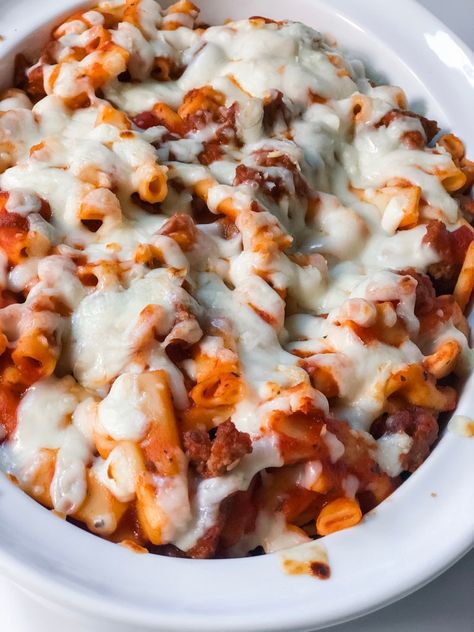 Pioneer Woman Baked Ziti, Italian Pasta Sauce, Baked Rigatoni, Baked Ziti Recipe, Meal Train Recipes, Easy Main Dishes, Ground Italian Sausage, Cheesy Casserole, Baked Ziti