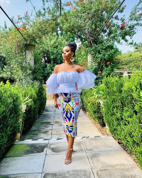 Ndebele Print Outfits, Ndebele Wedding Dress, Ndebele Traditional Attire, Style Collab, Yakoema Fashion, South African Traditional Dresses, African Traditional Wear, Pretty Little Dress, Traditional African Clothing