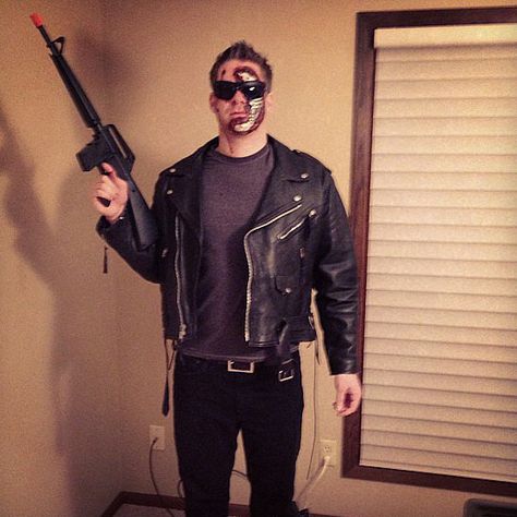 Terminator Halloween Ideas Men, Terminator Costume, 80s Themed Costumes, 80's Clothes, 80s Dress Up, Boys Halloween Costumes Diy, 80s Costumes, 80s Halloween Costumes, Holiday Boards