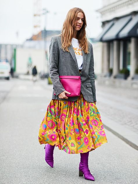 Casual Work Outfit Spring, Popular Fall Outfits, Spring Work, Floral Trousers, Spring Work Outfits, Spring Dresses Casual, Spring Skirts, Wardrobe Outfits, Pink Purse