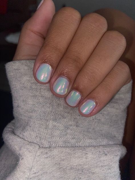 short iridescent pearl nails Iridescent French Tip, Iridescent French Tip Nails, Short Nails Aesthetic, Pearlescent Nails, Iridescent Nails, Nails Aesthetic, Iridescent Pearl, Pearl Nails, French Tip Nails