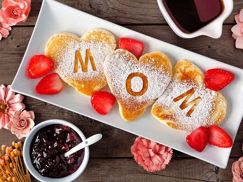 Celebra el Día de la Madre con unas recetas perfectas para desayunar. Disfruta de este día con unos dulces muy especiales. ¡No te los pierdas! Brunch Treats, French Bread French Toast, Peanut Butter Filled Pretzels, Diy Breakfast, Baking Measurements, Chocolate Covered Peanuts, Mothers Day Breakfast, Mothers Day Brunch, Breakfast Recipes Casserole