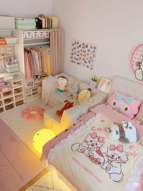 Ghibli Bedroom, Comfortable Bedroom Decor, Small Room Makeover, Cute Diy Room Decor, Pastel Room, Dekorasi Kamar Tidur, Study Room Decor, Pinterest Room Decor, Hiasan Bilik