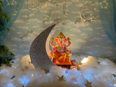 Ganpati Decoration At College, Ganeshji Decoration At Home Simple, Bal Ganesh Decoration At Home, Ganpati Decoration Cloud Theme, Cloud Decoration For Ganpati, Ganpati Decoration Theme Ideas 2024, Galaxy Theme Ganpati Decoration, Simple Ganesha Decoration Ideas, Moon Decoration For Ganpati