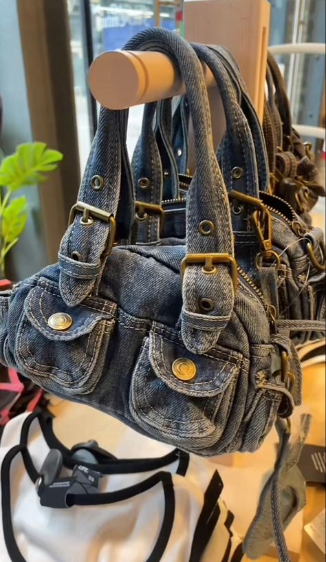 Denim Purse Aesthetic, Diy Y2k, Purse Aesthetic, Jean Purse, Denim Purse, Girly Bags, Emo Outfits, Fancy Bags, Jeans Diy