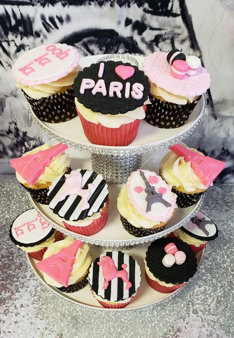 Paris cupcakes Paris Cupcakes, Cupcakes Fondant, Paris Decor, Paris Party, Cake Business, Cupcake Party, Cupcakes Decoration, Custom Cakes, Healthy Food