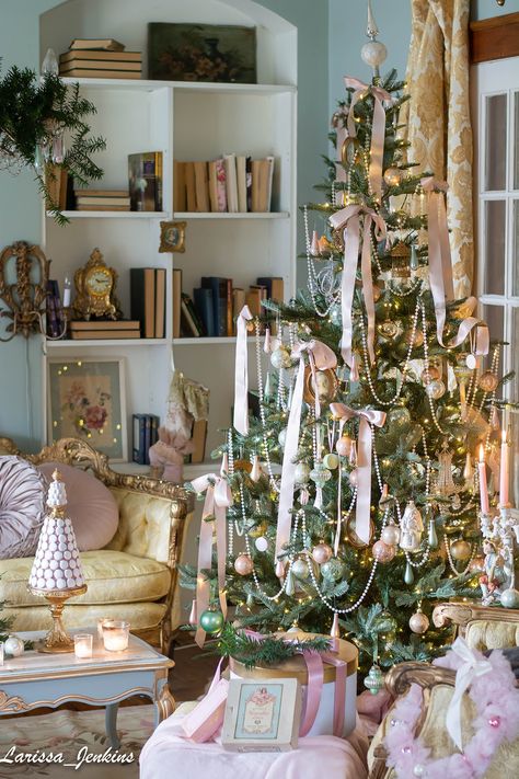 French Style Christmas Decor in the Library - Welch House 1900 French Style Christmas, Christmas Decor Trends, French Country Christmas, Downton Abby, French Christmas, Christmas Decor Inspiration, Pink Christmas Decorations, Christmas Inspo, Chic Christmas