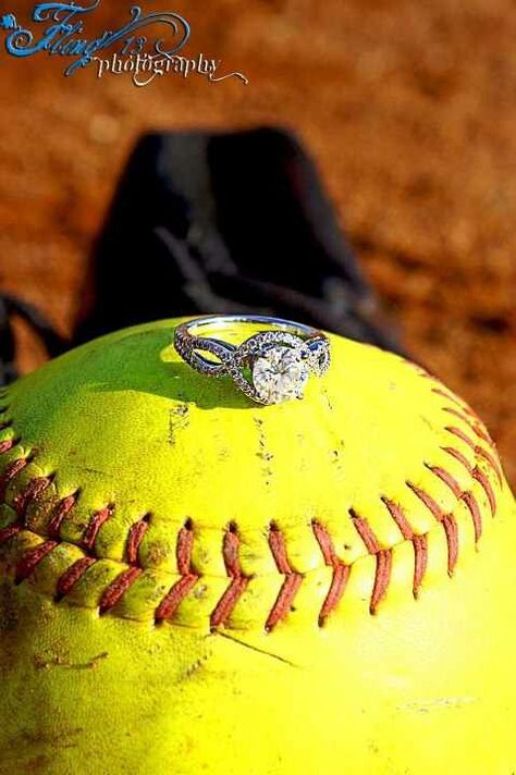 Engagement photos fling photography sports photography baseball softball Baseball Engagement Photos, Softball Wedding, Softball Photography, Disney Engagement Rings, Sports Themed Wedding, Baseball Wedding, Gold Eternity Ring, Anniversary Photography, Celtic Weave