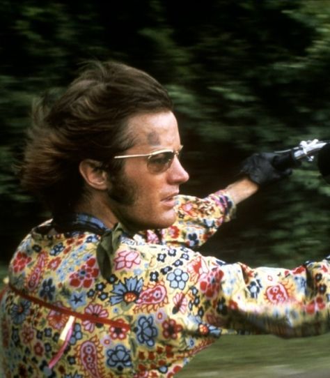 Peter Fonda Easy Rider, Road Trip Movie, Peter Fonda, Best Actor Oscar, Dennis Hopper, Henry Fonda, Sister Jane, Jack Nicholson, Jane Fonda