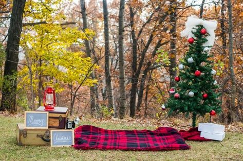 Christmas Mini Sessions Outdoor Setup, Christmas Mini Sessions Outdoor, Outdoor Christmas Photos, State College Pennsylvania, Christmas Session, Christmas Pictures Outfits, Christmas Family Photoshoot, Christmas Photo Props, Holiday Mini Session