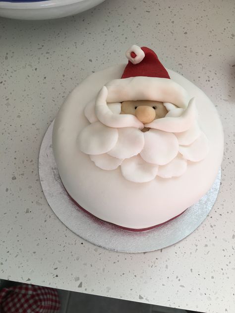 Christmas Cake Designs Simple, Simple Christmas Cake Designs, Easy Christmas Cake Decorating Ideas, Simple Christmas Cake, Christmas Cake Decorating Ideas, Easy Christmas Cake, Christmas Cake Decorating, Easy Christmas Cake Recipe, Xmas Cakes