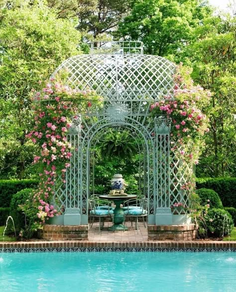 English Garden Gazebo, Trellis Wedding Decor, Wedding Trellis Decoration, French Backyard, Trellis Wedding, Rococo Garden, Wedding Trellis, Decorative Trellis, Art Deco Garden