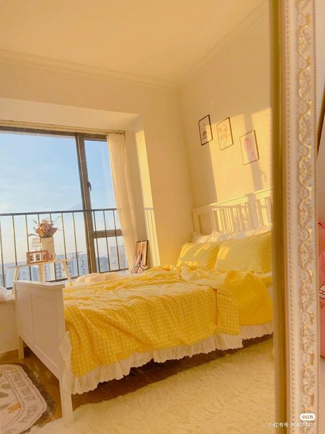 Yellow Room Inspiration, Yellow Room Aesthetic Walls, Small Yellow Room, Pastel Yellow Room, Light Yellow Room, Pastel Yellow Bedroom, Yellow Room Ideas, Yellow Room Aesthetic, Yellow Aesthetic Room