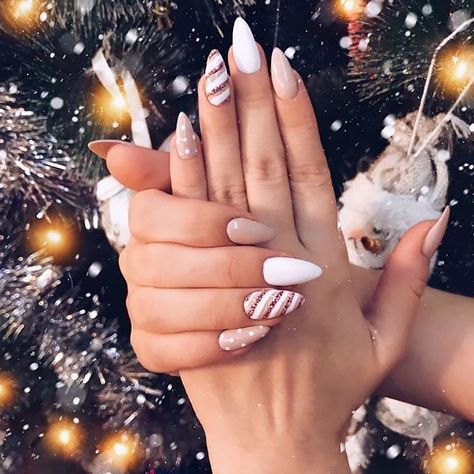 Pastel Christmas Nails Cute Christmas Nails, Christmas Gel Nails, Christmas Nails Acrylic, Festival Nails, Xmas Nails, Christmas Nail Designs, Dream Nails, Pretty Acrylic Nails, Cute Acrylic Nails