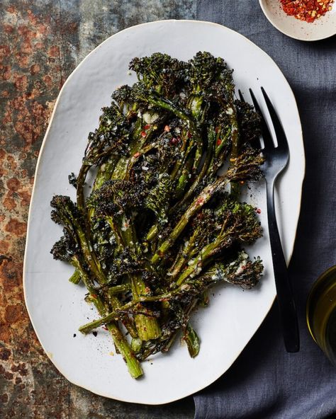 Roasted Broccolini with Lemon and Garlic - What's Gaby Cooking Broccolini Recipe, Comfort Pasta, Roasted Broccolini, Whats Gaby Cooking, Garlic Green Beans, Delicious Pizza, Fall Dinner, Easy Casserole, Side Dish Recipes