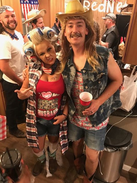 90s Trashy Aesthetic, Trailer Park Trash Costume Women, White Trash Pregnant Costume, Trailer Trash Halloween Costumes, White Trash Wedding Outfits, White Trash Outfit Party, Trashy Costume, White Trash Halloween Costume, Red Neck Party Ideas Costume