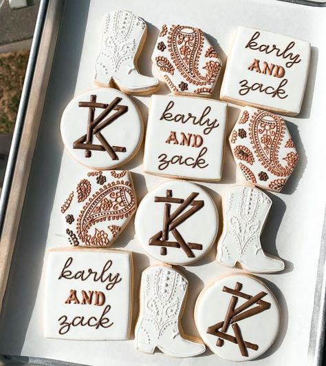 Western Wedding Cookies Decorated, Western Bridal Shower Cookies, Western Wedding Cookies, Western Bridal Shower Ideas, Western Cookies, Flooded Cookies, Cowgirl Bridal Shower, Bride Cookies, Wedding Cookies Decorated