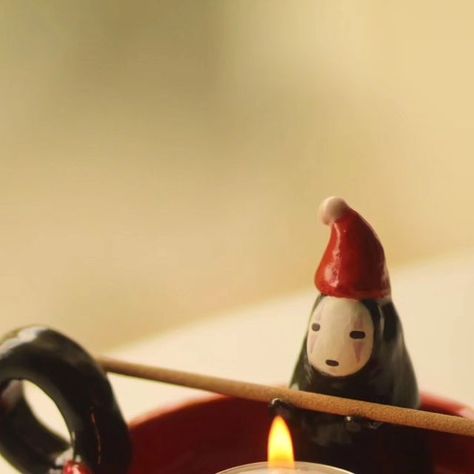 @totto.pottery on Instagram: "This candle holder that can be used as an incense burner is no longer a stranger to Totto's customers. We gave No face a cute red hat this time, hope you like it as much as the old version 🥰 #candleholder #incenseburner #noface #ghibli #spiritedaway #handmadewithlove #gốm #workshopgốm" No Face Pottery, No Face, Red Hat, Pottery Ideas, Incense Holder, Red Hats, Incense Burner, Being Used, Candle Holder