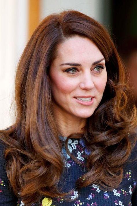 Surpassing mortal standards of what it means to have good hair. Also, fascinators. Düşes Kate, Kate Middleton Hair, Hair Evolution, Wedding Hair Flowers, Bob Hair, Curly Bob Hairstyles, Princess Kate, Elegant Hairstyles, Long Hair Cuts