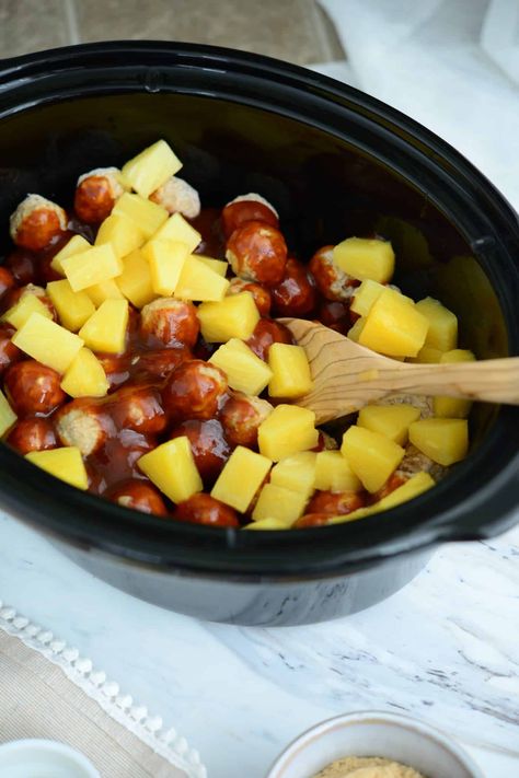 Crockpot Meatball, Bbq Meatballs Crockpot, Pineapple Meatballs, Bbq Pineapple, Recipe With Pineapple, Barbecue Meatballs, Crockpot Meat, Meatball Recipes Crockpot, Barbecue Chicken Recipe