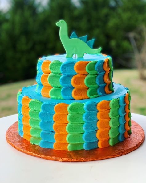 Dino Birthday Cake Simple, Cake Shoot, Dino Birthday Cake, Dinosaur Birthday Party Decorations, Dino Cake, Dinosaur Themed Birthday Party, Dinosaur Cake, Dino Birthday, Dessert Salads