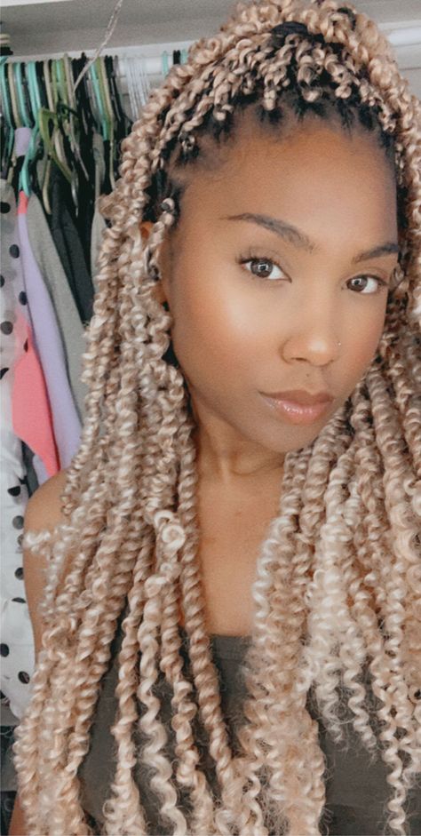 Blonde Passion Twists Black Women, Blonde Twists Black Women, Blonde Twist Braids, Blonde Passion Twist, Twists Cornrows, Blonde Styles, Dream Hairstyles, Twist Tutorial, Jojo Rabbit