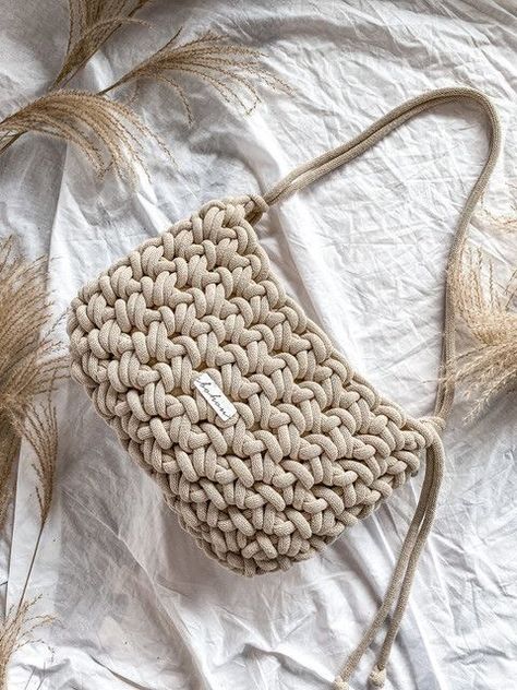 Pola Macrame, Fast Crochet, Braided Bag, Yarn Bag, Diy Bags, Crochet Handbags Patterns, Crochet Purse Patterns, Net Bag, Macrame Bag