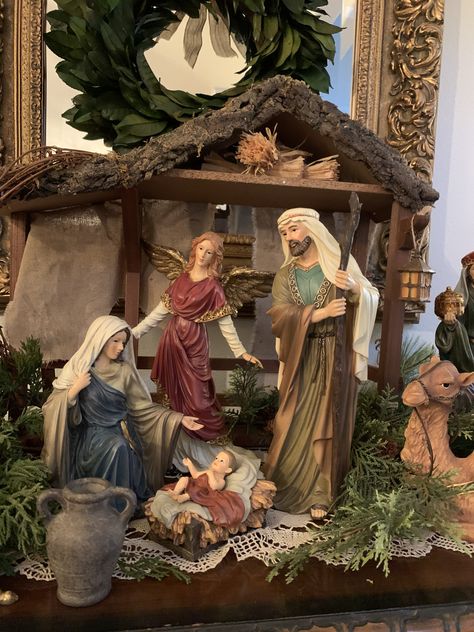 Antique Nativity Sets, Nativity Displays Ideas, Nativity Set Display Ideas Indoor, Navity Scene Display, How To Display Nativity Sets, Nativity Scene Display Indoor Ideas, Navity Scene Ideas, Nativity Set Display Ideas, Nativity Sets Display