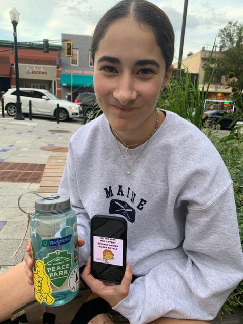 Granola Water Bottle, Nalgene Water Bottle Aesthetic, Granola Couple, Hiking Picture Ideas, Summer Camp Aesthetic, Nalgene Water Bottle, Granola Aesthetic, Nalgene Bottle, Water Aesthetic