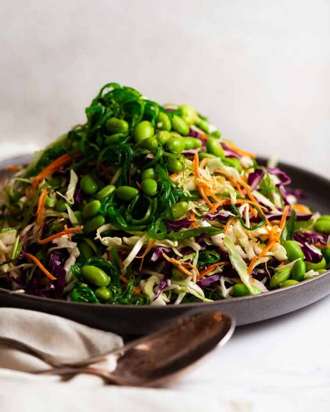 Japanese Slaw - Chargrill Charlie's Copycat piled up on a plate, ready to be eaten Japanese Slaw, Creamy Avocado Dressing, Plat Vegan, Cibo Asiatico, Green Bean Salads, Recipetin Eats, Recipe Tin, Honey Garlic Chicken, Think Food