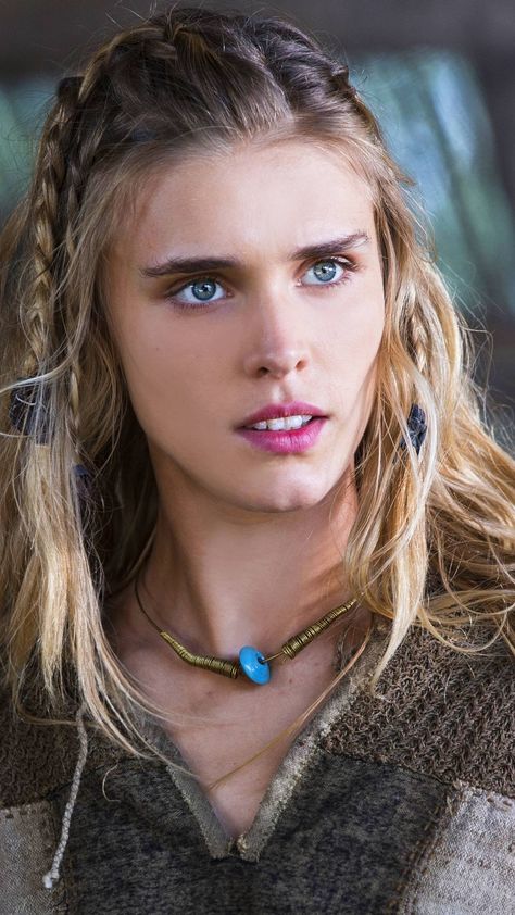 Gaia Weiss [irtr] | #fashion #outfit #beautiful #pretty Gaia Weiss, Viking Pictures, Vikings Lagertha, Viking Wallpaper, Vikings Season, Viking Series, Viking Braids, Vikings Tv Show, Vikings Tv Series