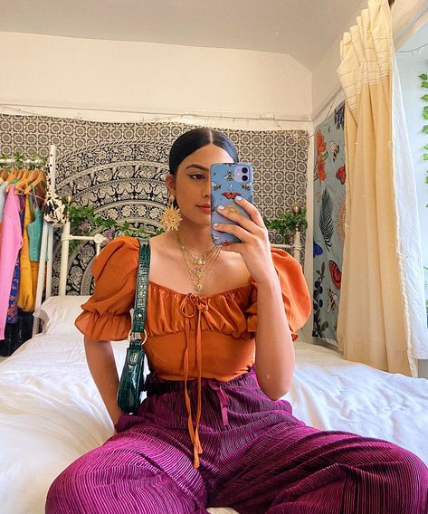 How Gen Z Dresses To Work From Home #refinery29 https://www.refinery29.com/en-gb/gen-z-fashion-working-from-home Eclectic Going Out Outfits, Work Fits Summer, Gen Z Workwear, Office Outfits Gen Z, Gen Z Work Fashion, Gen Z Business Attire, Business Casual Outfits Gen Z, Gen Z Professional Outfits, Business Casual Gen Z