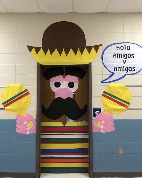 New door decoration for elementary school Spanish classroom! Excited to see the kids’ reactions :) Spain Classroom Decoration, Elementary Spanish Classroom Decor, Spanish Classroom Door, Elementary Spanish Classroom, Spanish Teacher Classroom, Diy Door Decor, Spanish Classroom Decor, Elementary Spanish, Spanish Classroom